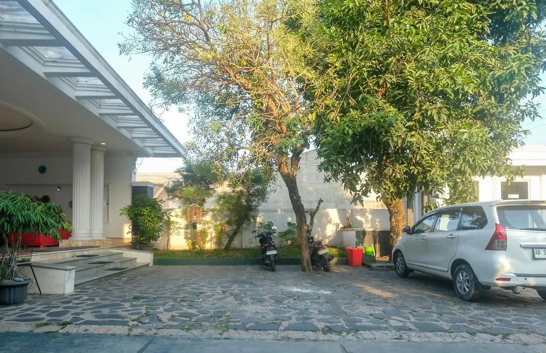 Urbanview Omah Pari Boutique Hotel-1